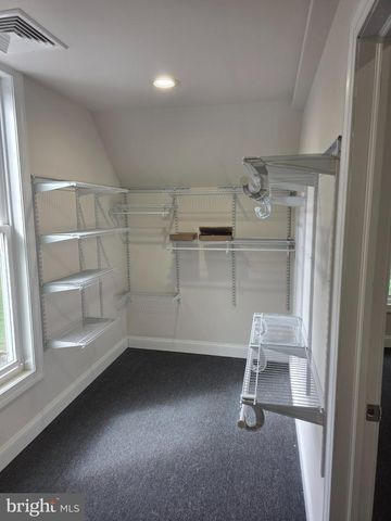 123 E MAIN ST, Wrightstown, NJ 08562