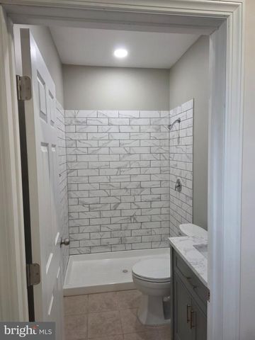123 E MAIN ST, Wrightstown, NJ 08562