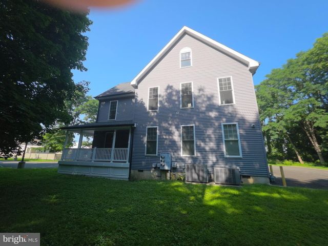 123 E MAIN ST, Wrightstown, NJ 08562