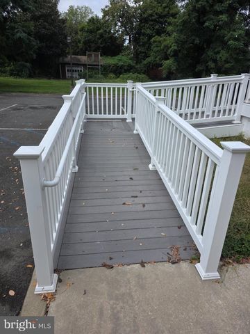 123 E MAIN ST, Wrightstown, NJ 08562