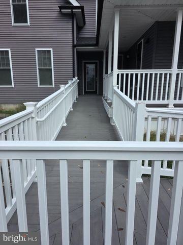 123 E MAIN ST, Wrightstown, NJ 08562