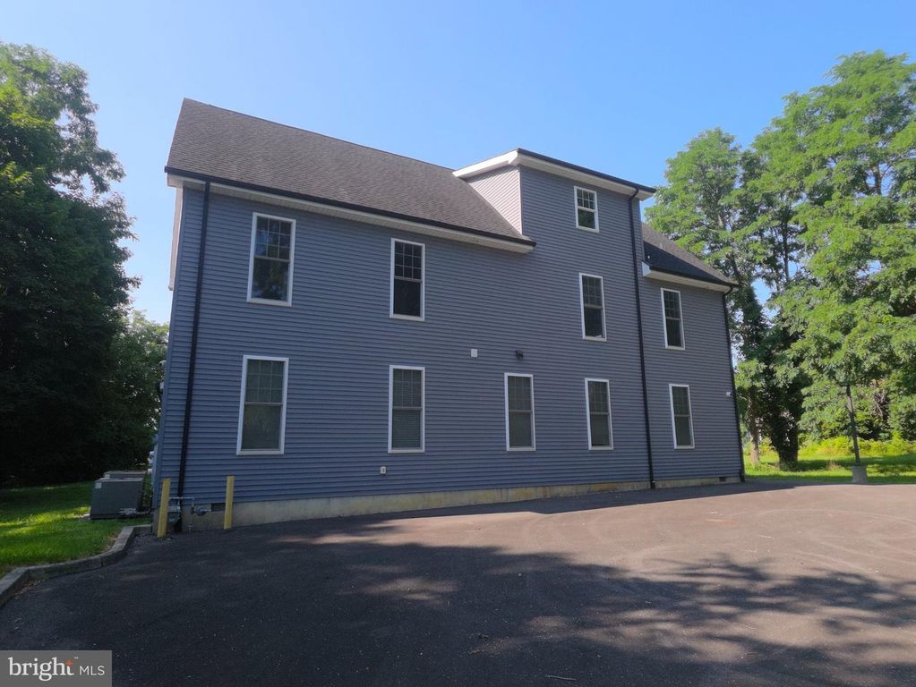 123 E MAIN ST, WRIGHTSTOWN, NJ 08562 — photo 3