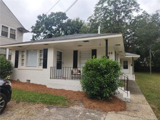 311 Oakridge Avenue, Fayetteville, NC 28305