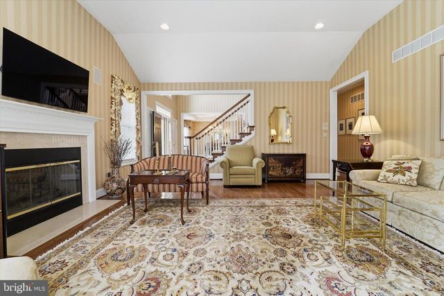 590 FARMDALE CIR, Blue Bell, PA 19422