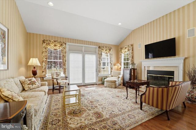 590 FARMDALE CIR, Blue Bell, PA 19422