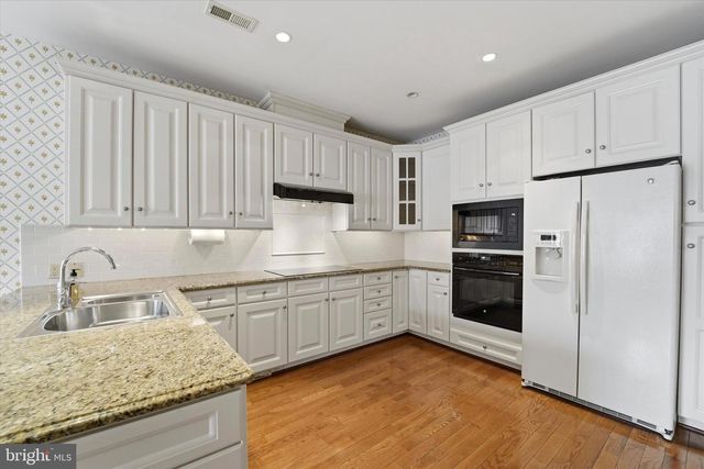 590 FARMDALE CIR, Blue Bell, PA 19422