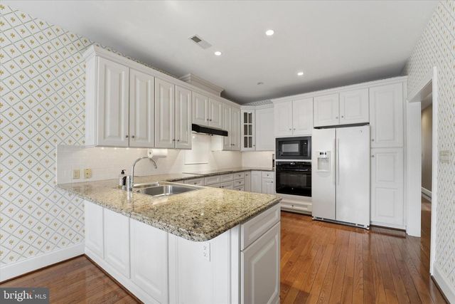 590 FARMDALE CIR, Blue Bell, PA 19422