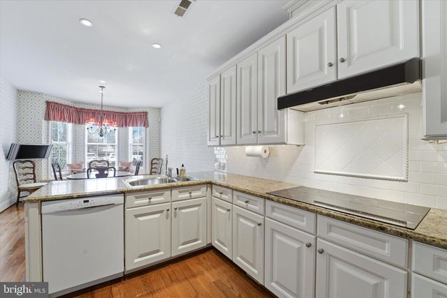 590 FARMDALE CIR, Blue Bell, PA 19422