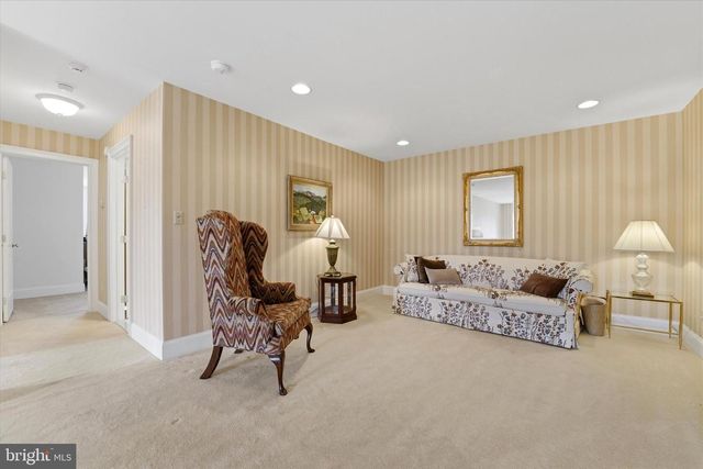 590 FARMDALE CIR, Blue Bell, PA 19422