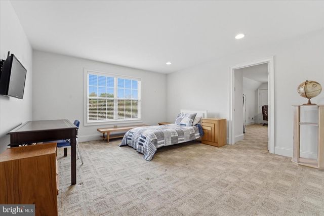 590 FARMDALE CIR, Blue Bell, PA 19422