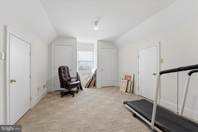 590 FARMDALE CIR, Blue Bell, PA 19422