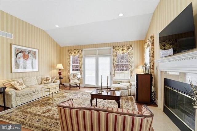 590 FARMDALE CIR, Blue Bell, PA 19422