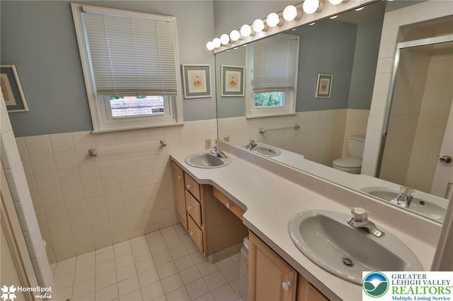 926 North Arch Street, Allentown City, PA 18104