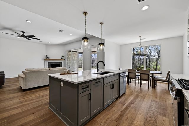 60 Lucia Lane, Maumelle, AR 72113