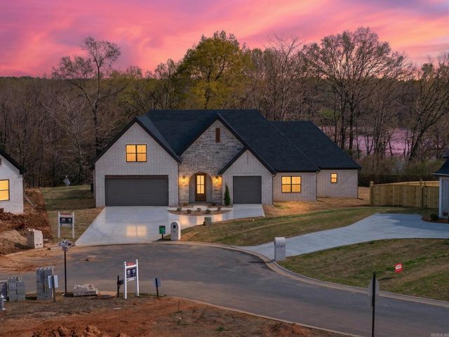 60 Lucia Lane, Maumelle, AR 72113