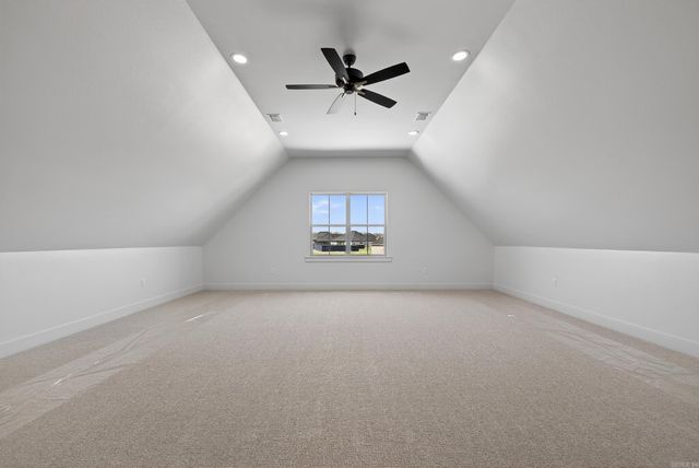 60 Lucia Lane, Maumelle, AR 72113