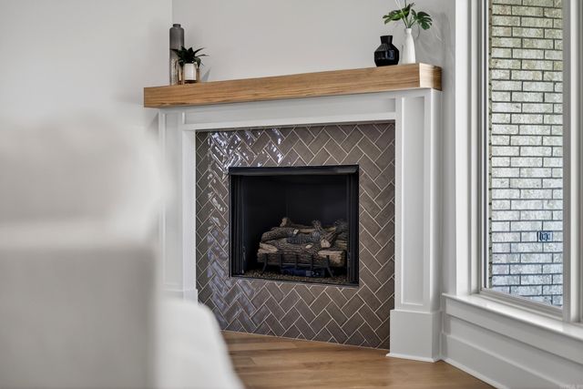 60 Lucia Lane, Maumelle, AR 72113