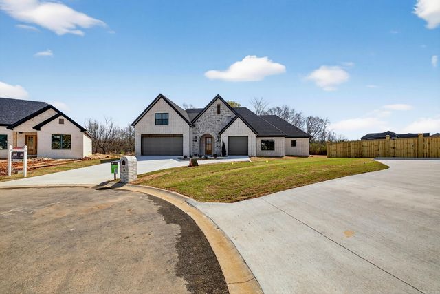 60 Lucia Lane, Maumelle, AR 72113