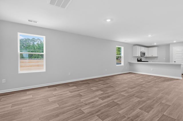 501 Shallow Valley Dr, Loris, SC 29569