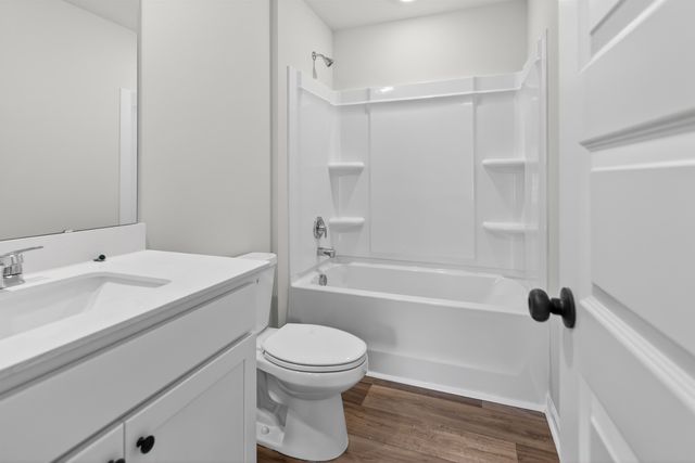 501 Shallow Valley Dr, Loris, SC 29569