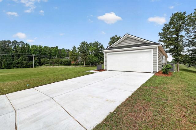 501 Shallow Valley Dr, Loris, SC 29569