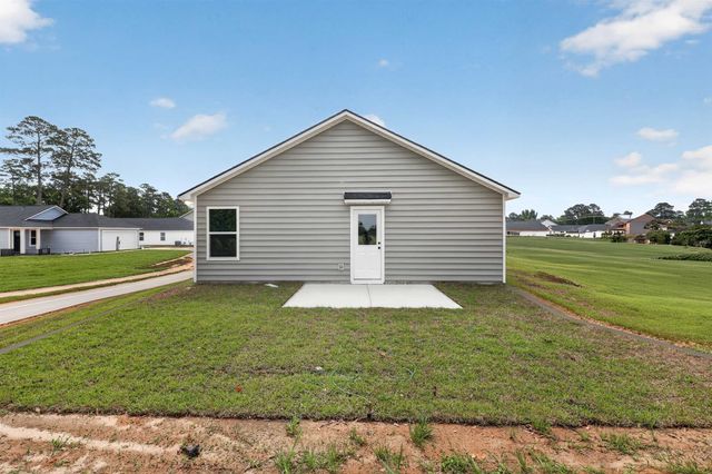 501 Shallow Valley Dr, Loris, SC 29569