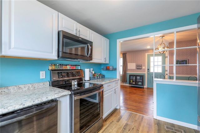 5205 Longview Road, Kansas City, MO 64137