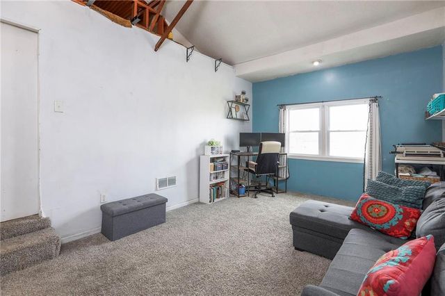 5205 Longview Road, Kansas City, MO 64137