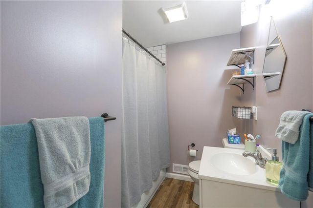 5205 Longview Road, Kansas City, MO 64137