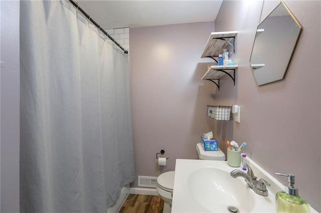 5205 Longview Road, Kansas City, MO 64137