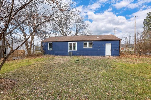 5205 Longview Road, Kansas City, MO 64137