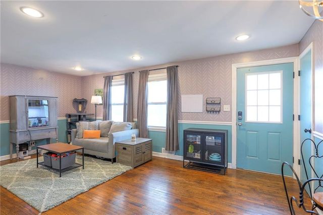 5205 Longview Road, Kansas City, MO 64137