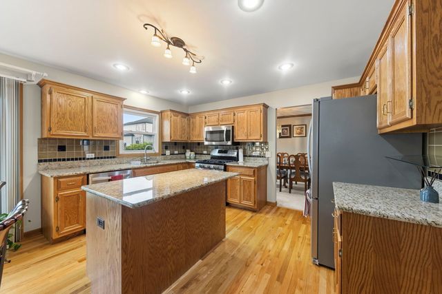4108 Schillinger Drive, Naperville, IL 60564