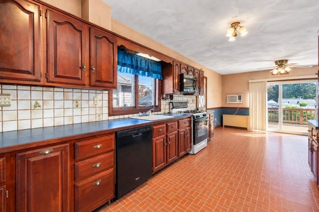 148 Wilson Ave, Quincy, MA 02170