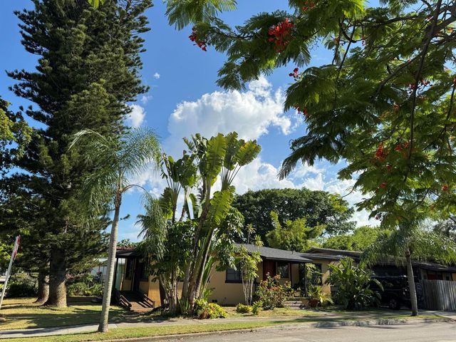 2919 Poinsettia Avenue, West Palm Beach, FL 33407