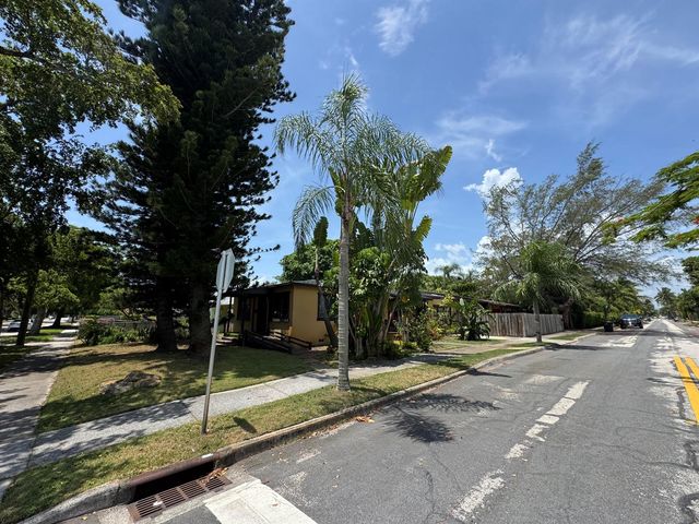 2919 Poinsettia Avenue, West Palm Beach, FL 33407