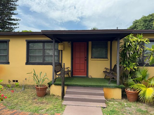 2919 Poinsettia Avenue, West Palm Beach, FL 33407
