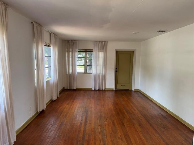 2919 Poinsettia Avenue, West Palm Beach, FL 33407
