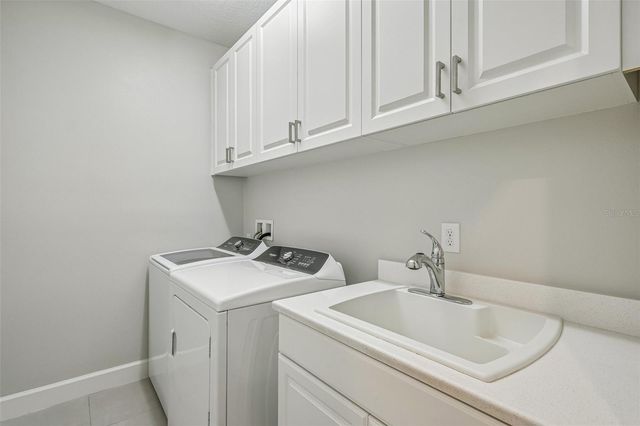 9085 SPRUCE CREEK CIRCLE, Riverview, FL 33578