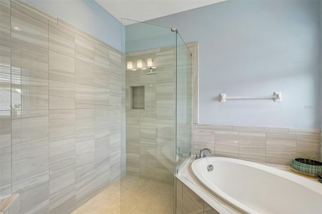 9085 SPRUCE CREEK CIRCLE, Riverview, FL 33578