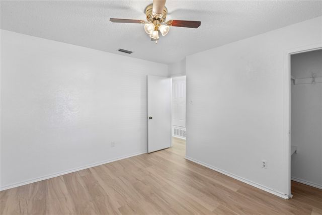 204 Pebblebrook Street, Arlington, TX 76014