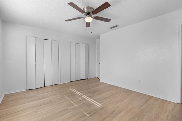 204 Pebblebrook Street, Arlington, TX 76014