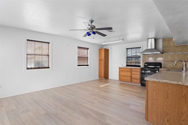 204 Pebblebrook Street, Arlington, TX 76014