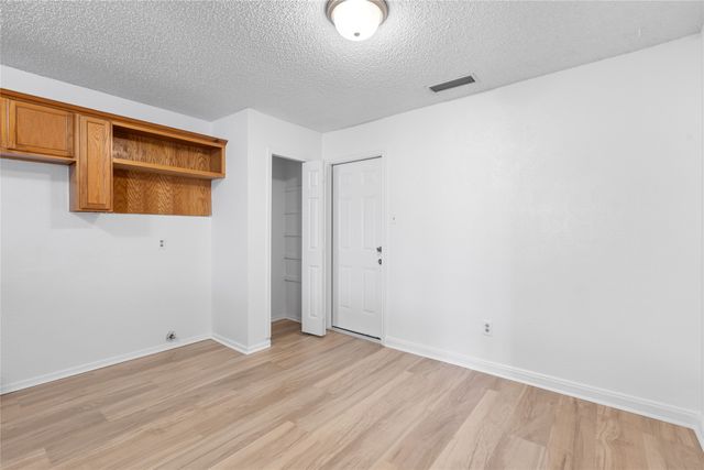 204 Pebblebrook Street, Arlington, TX 76014