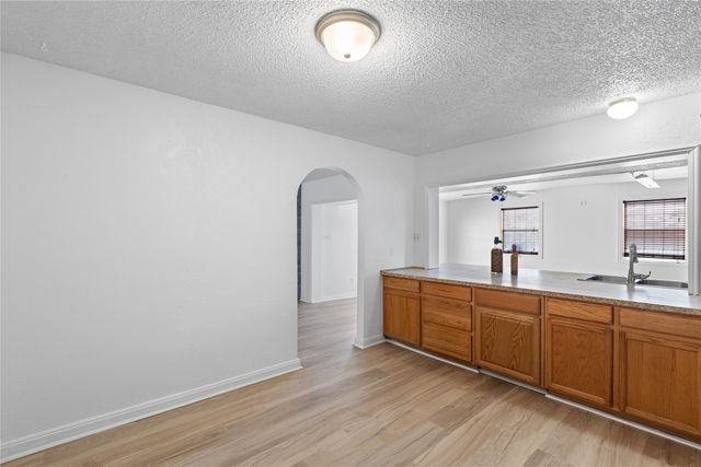 204 Pebblebrook Street, Arlington, TX 76014