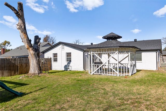 204 Pebblebrook Street, Arlington, TX 76014