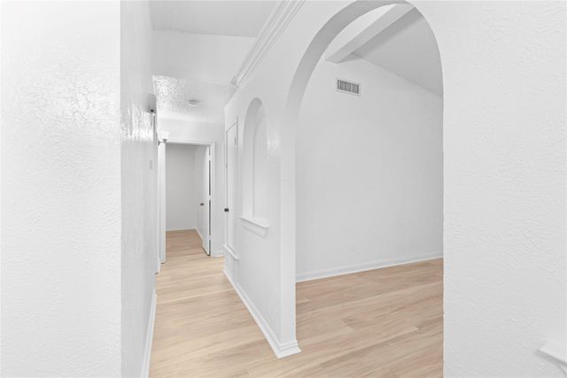 204 Pebblebrook Street, Arlington, TX 76014