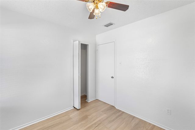 204 Pebblebrook Street, Arlington, TX 76014