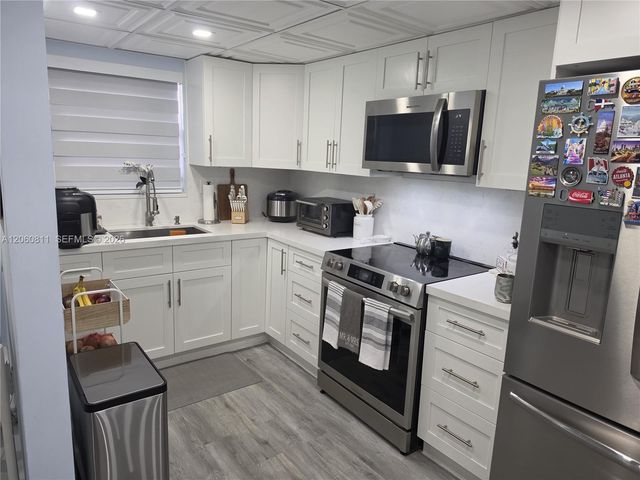 220 NW 87th Ave K219, Miami, FL 33172