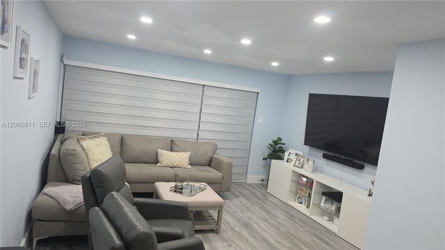 220 NW 87th Ave K219, Miami, FL 33172